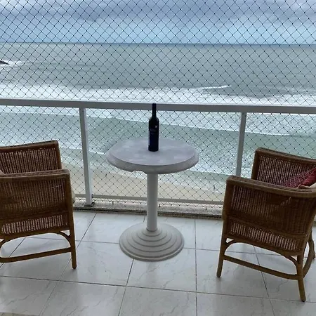 Hermoso dpto con vista frontal al Mar Pitangueiras-2